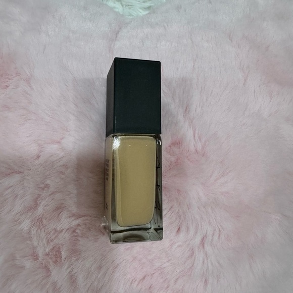 NARS Color: Punjab - M1 - medium with warm undertones, and a golden tone - Picture 15 of 16
